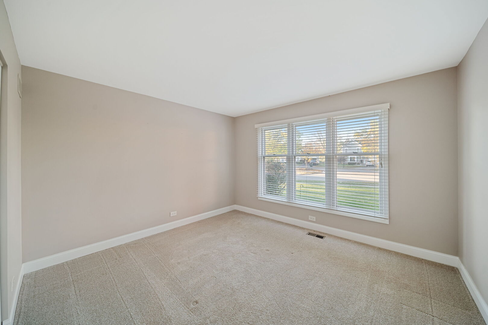 701 N Victoria Drive, Palatine, IL 60074