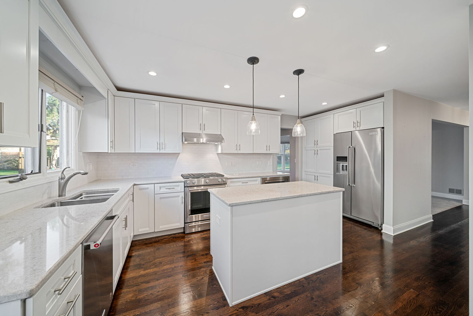 701 N Victoria Drive, Palatine, IL 60074