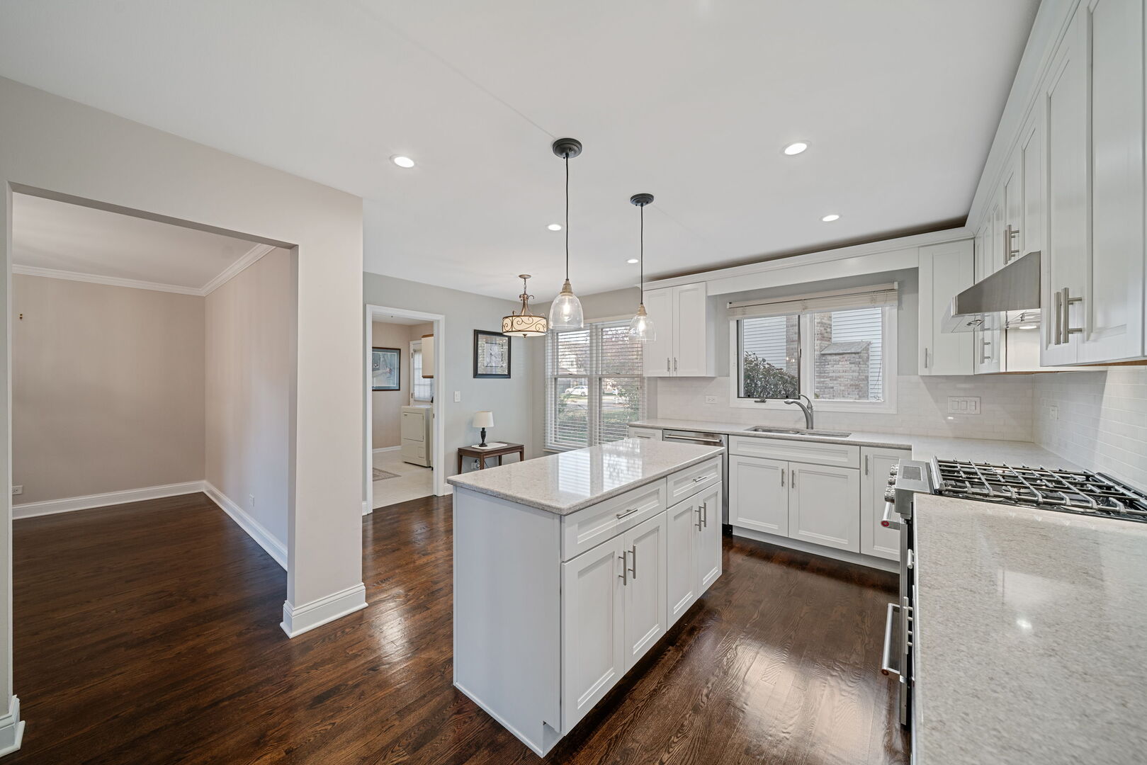 701 N Victoria Drive, Palatine, IL 60074