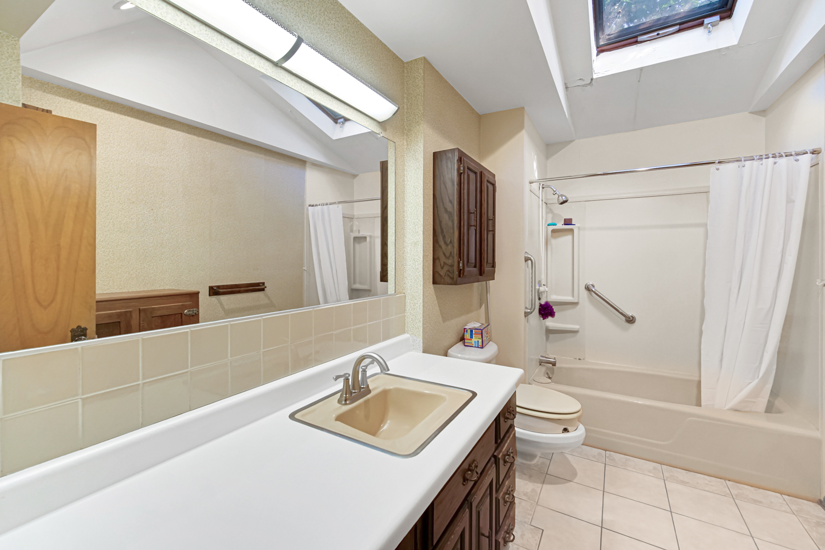 26 Wagner Drive, Cary, IL 60013