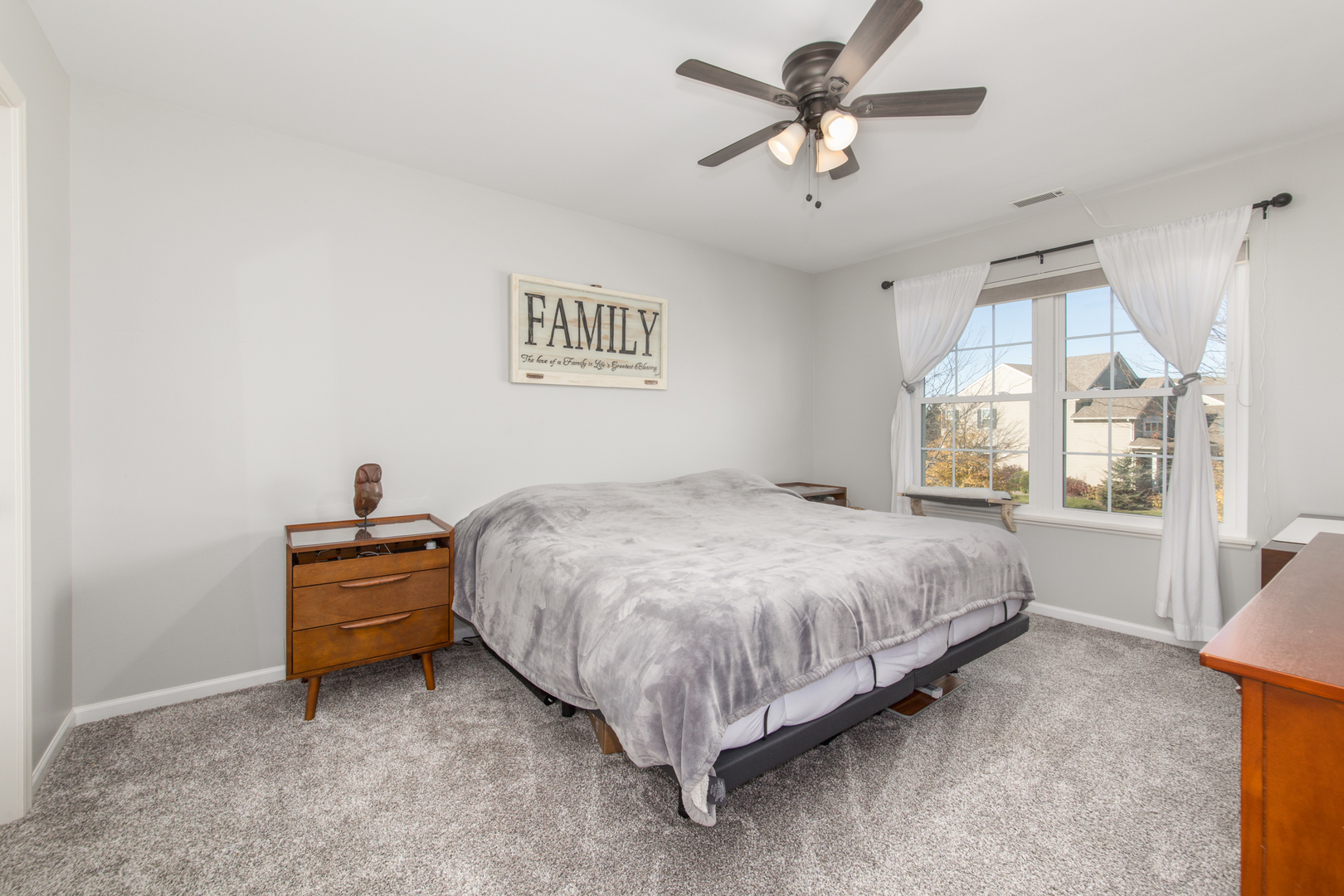 857 Great Falls Drive, Volo, IL 60073