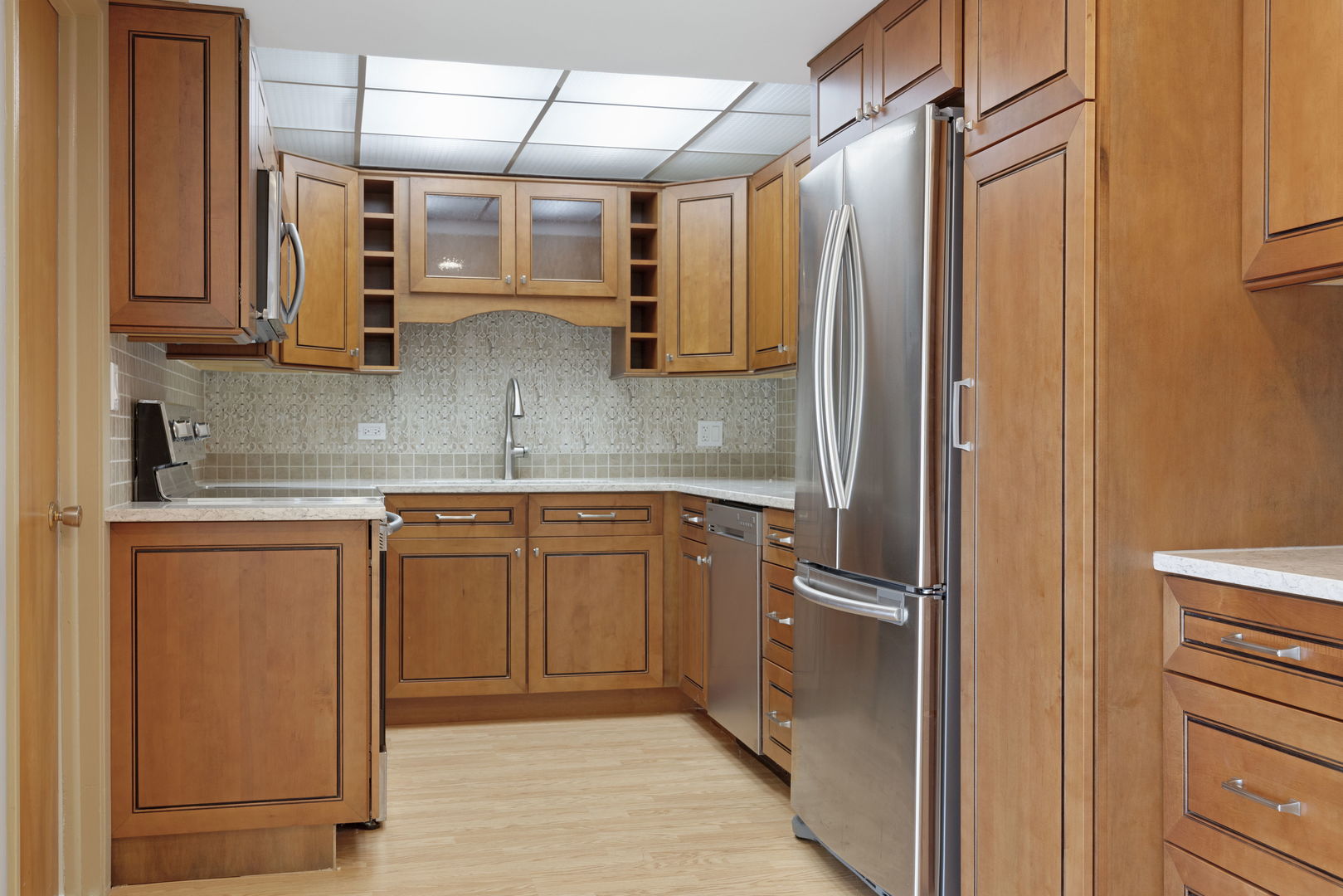 5300 Walnut Avenue #18E, Downers Grove, IL 60515