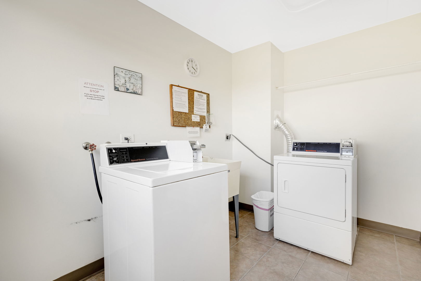 5300 Walnut Avenue #18E, Downers Grove, IL 60515