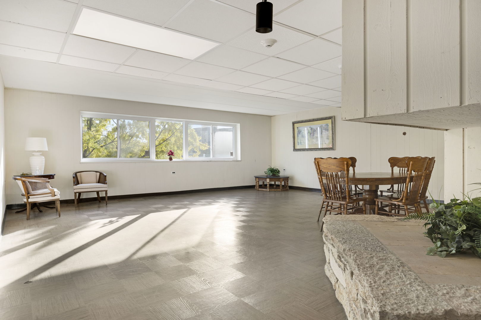 5300 Walnut Avenue #18E, Downers Grove, IL 60515