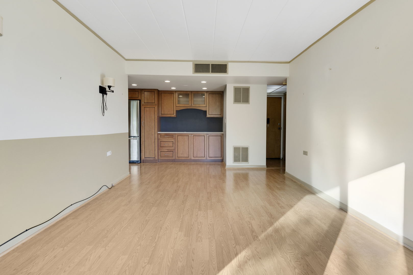 5300 Walnut Avenue #18E, Downers Grove, IL 60515