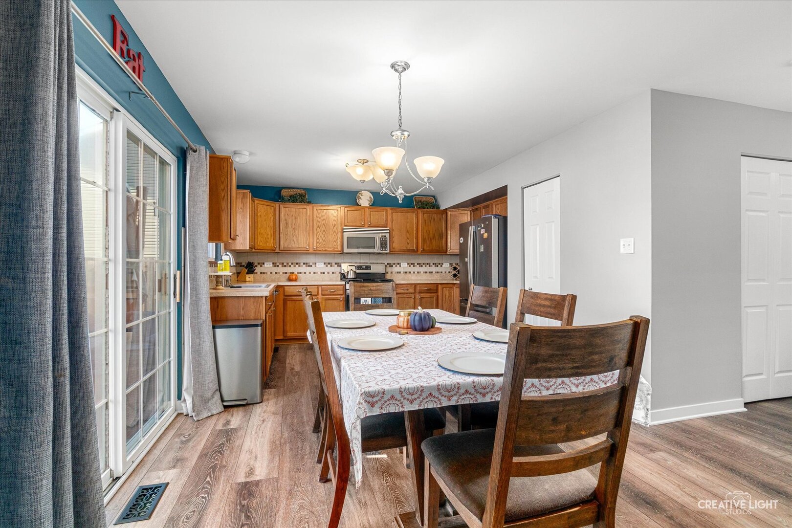 6113 Oldcreek Lane, Joliet, IL 60431