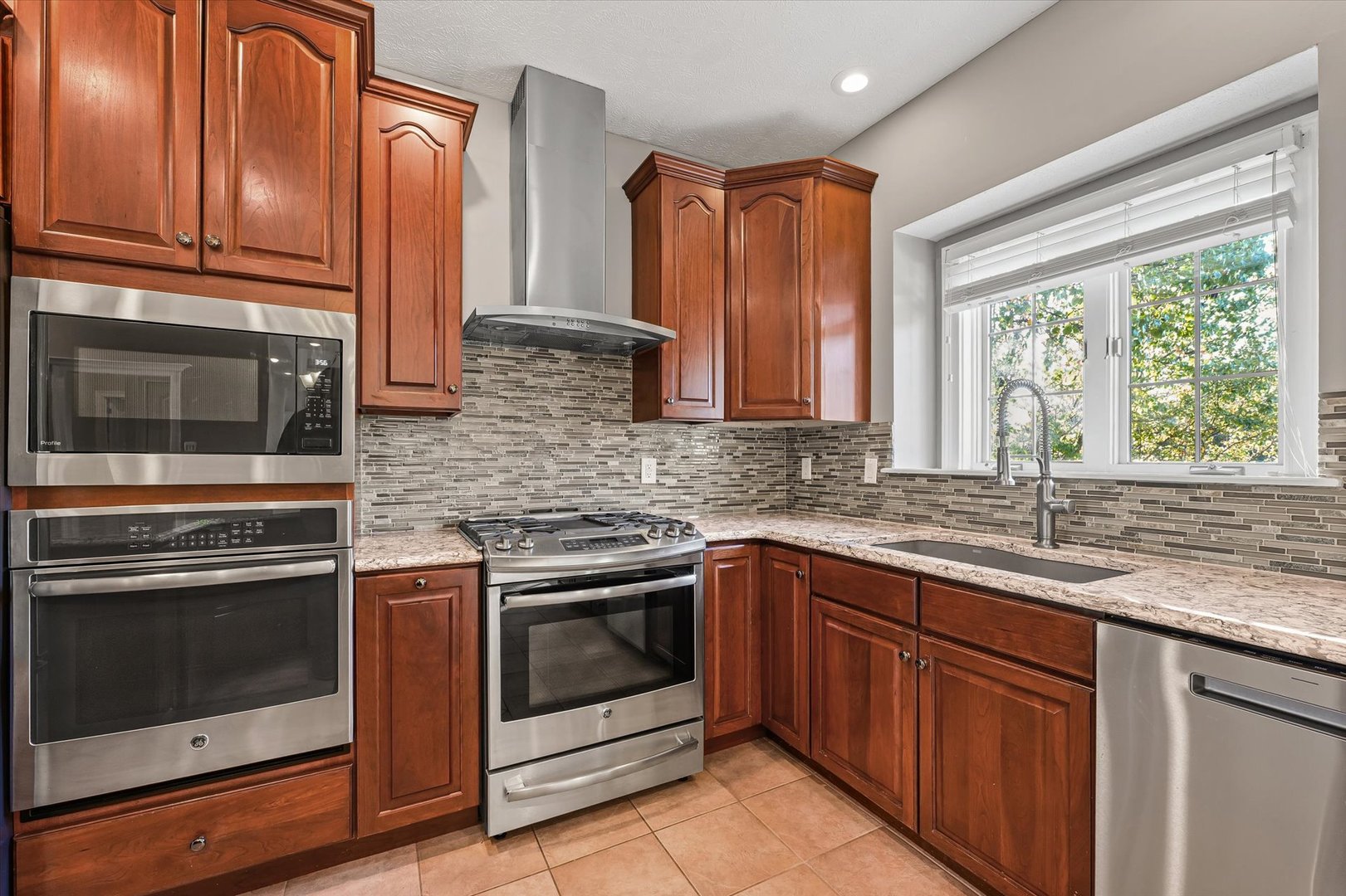 1 Windsong Way, Bloomington, IL 61704