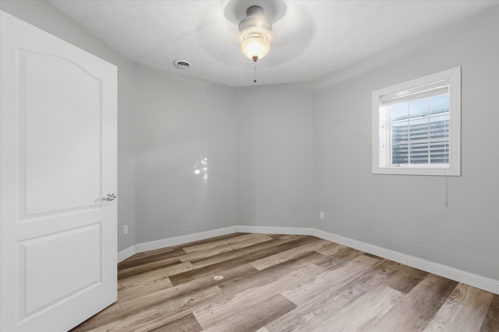 1 Windsong Way, Bloomington, IL 61704