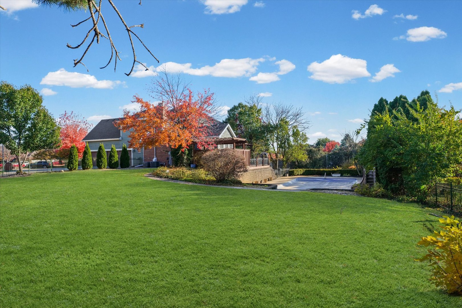 1 Windsong Way, Bloomington, IL 61704