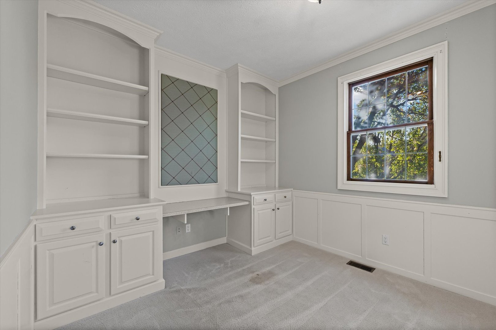 1 Windsong Way, Bloomington, IL 61704