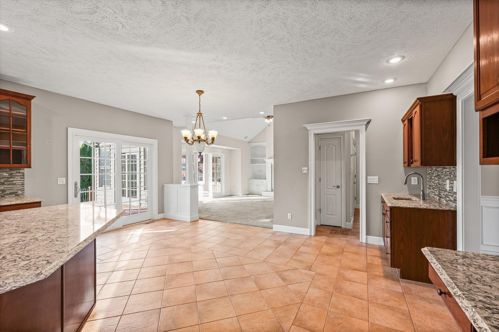 1 Windsong Way, Bloomington, IL 61704