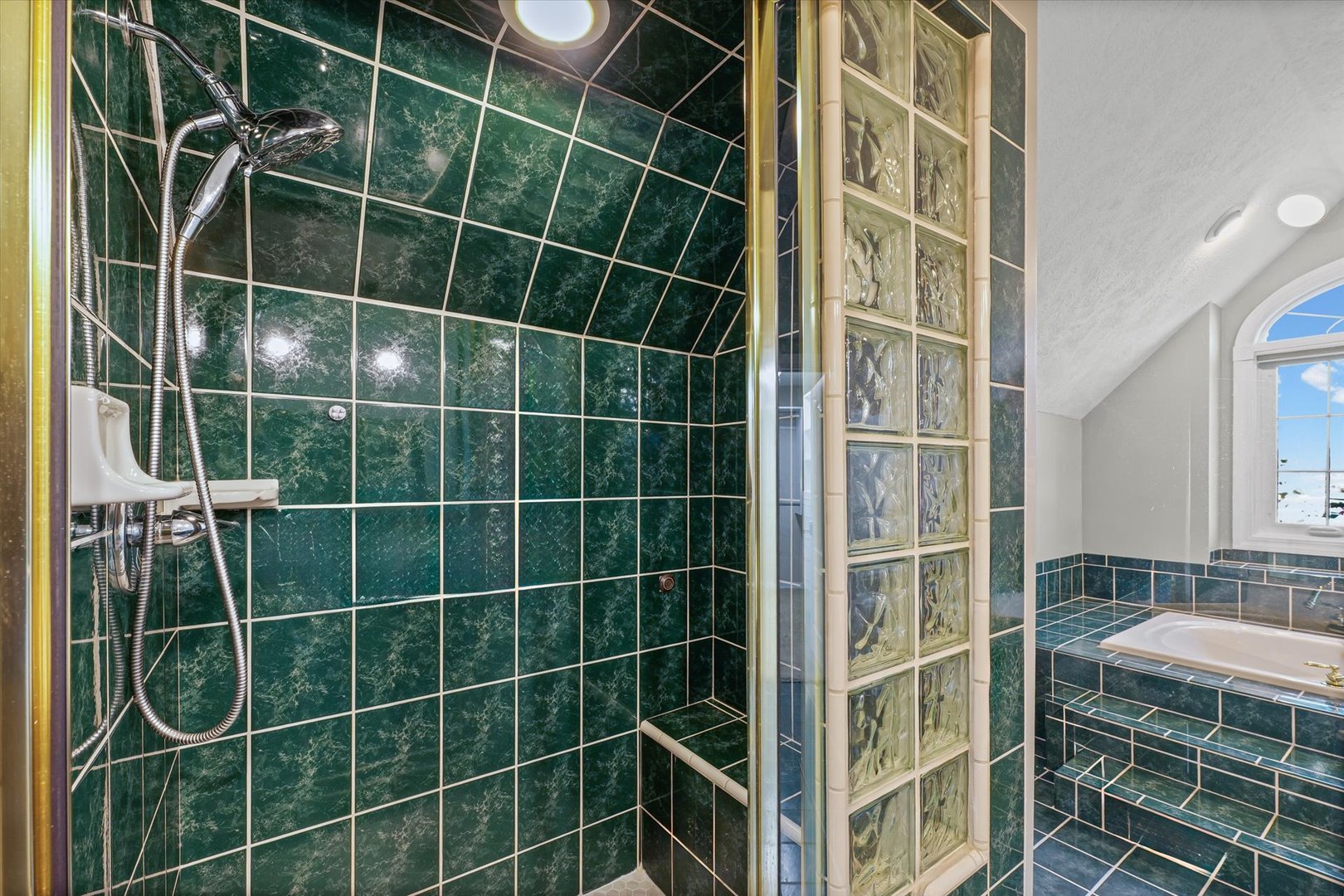 1 Windsong Way, Bloomington, IL 61704