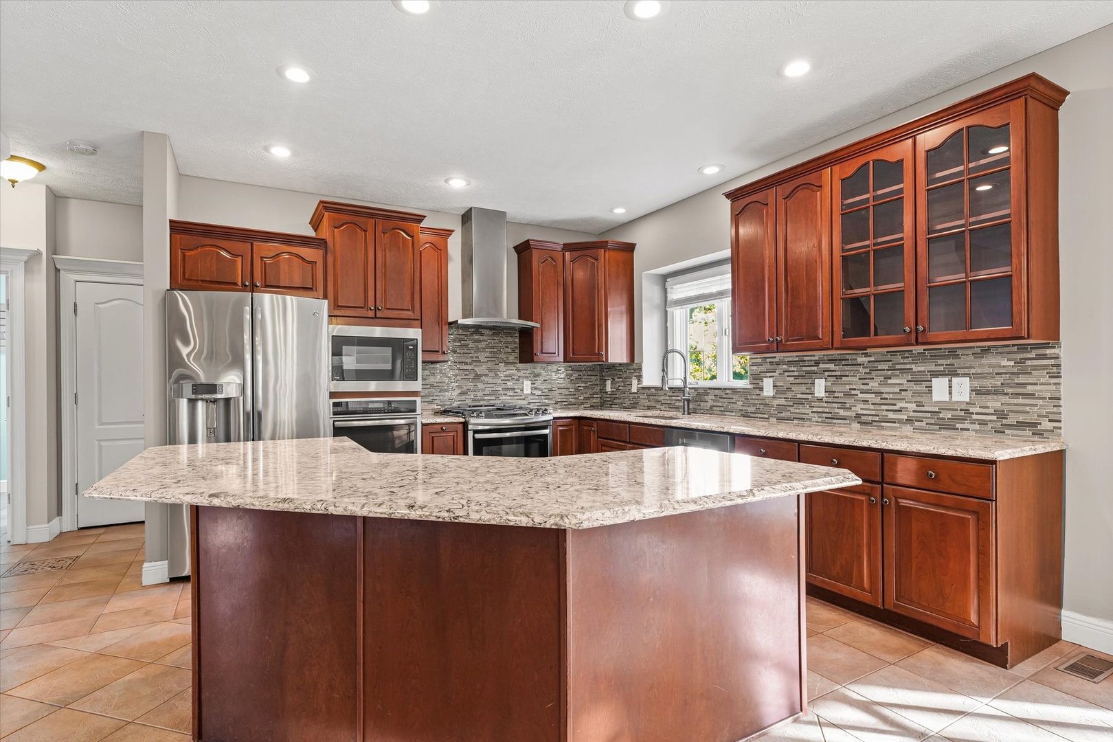 1 Windsong Way, Bloomington, IL 61704