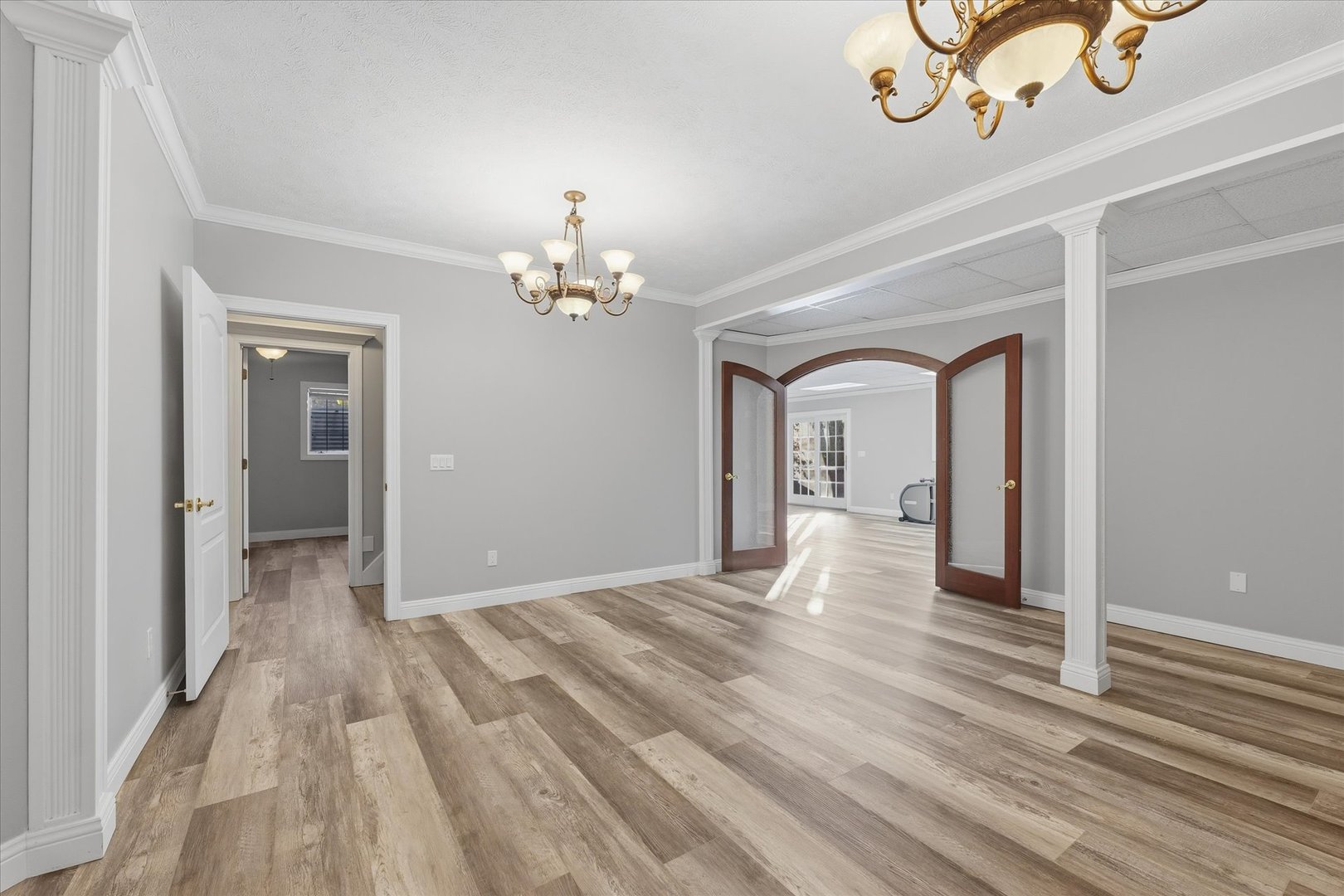 1 Windsong Way, Bloomington, IL 61704