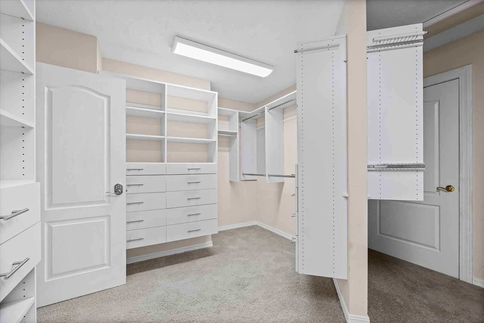 1 Windsong Way, Bloomington, IL 61704