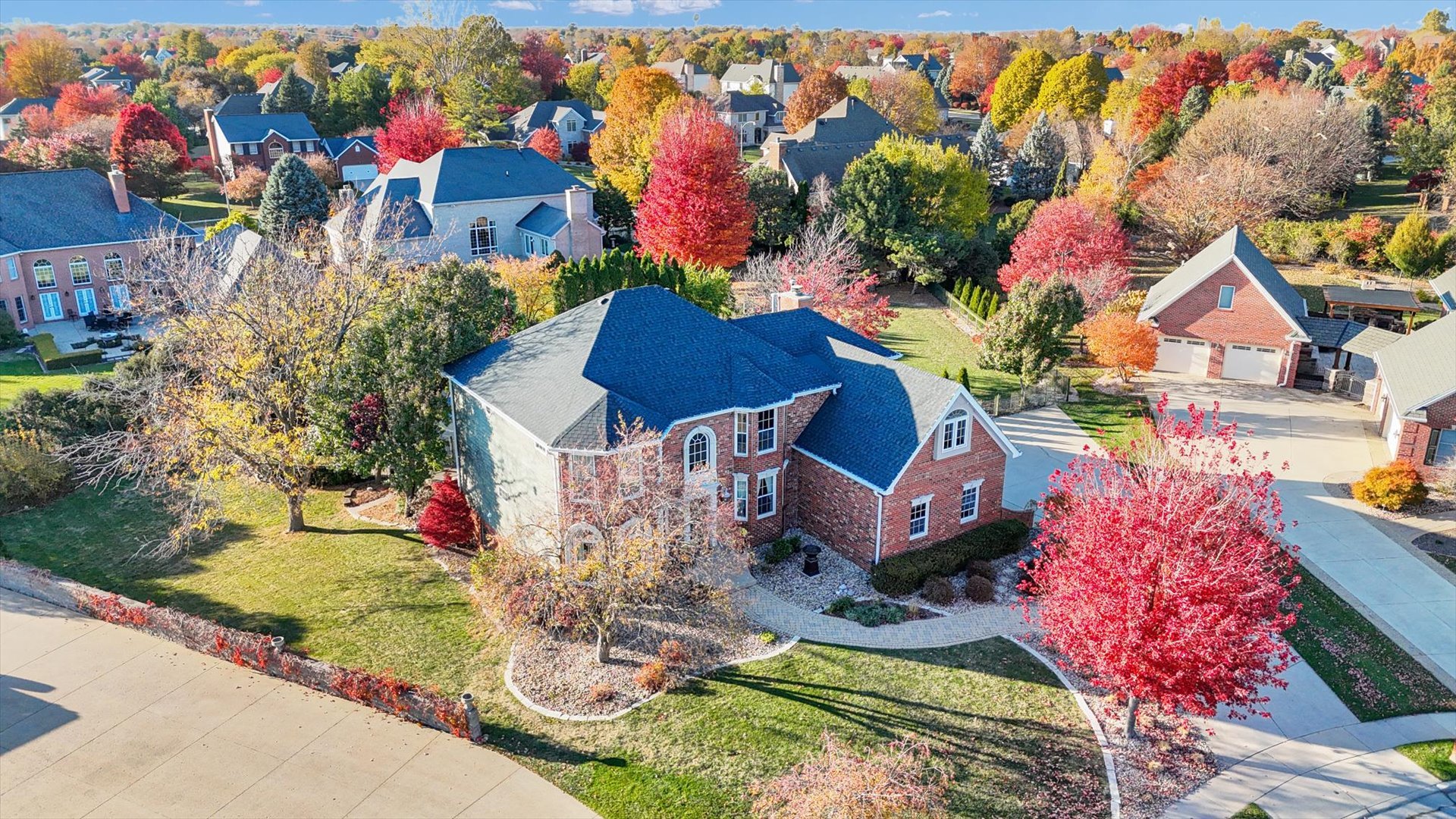 1 Windsong Way, Bloomington, IL 61704