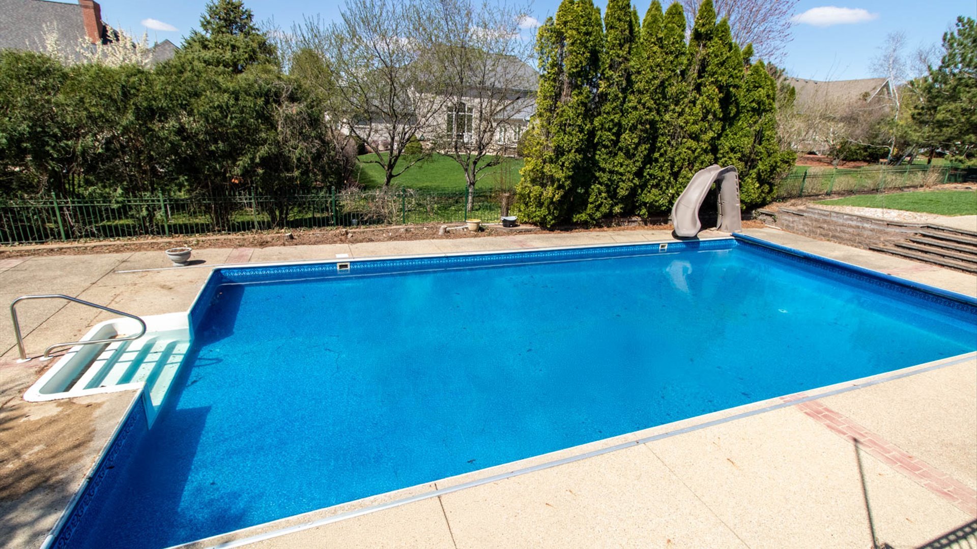 1 Windsong Way, Bloomington, IL 61704