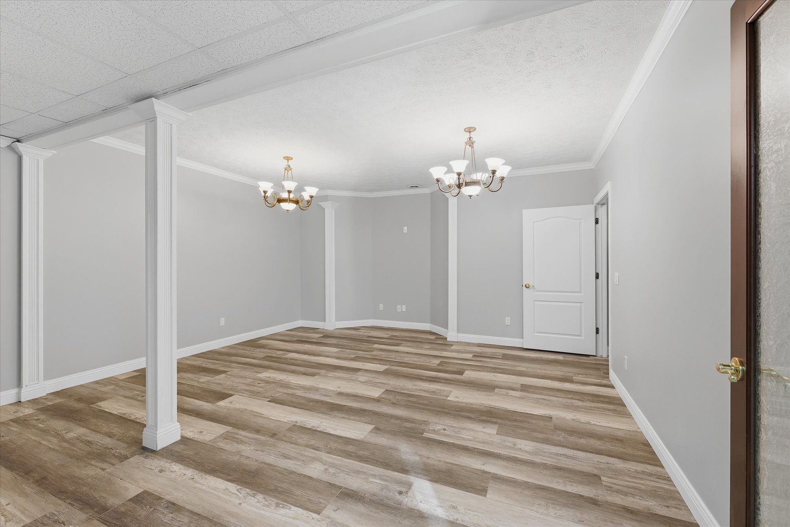 1 Windsong Way, Bloomington, IL 61704