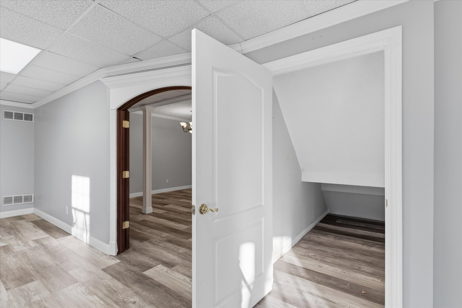 1 Windsong Way, Bloomington, IL 61704