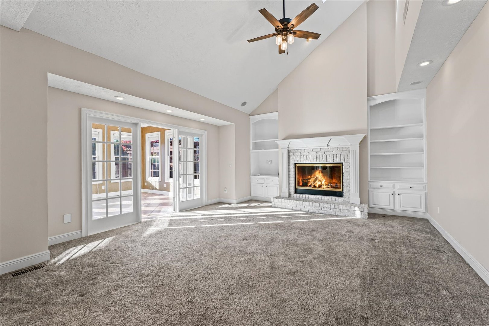 1 Windsong Way, Bloomington, IL 61704