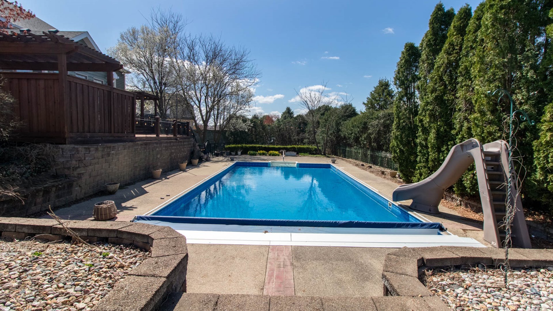 1 Windsong Way, Bloomington, IL 61704