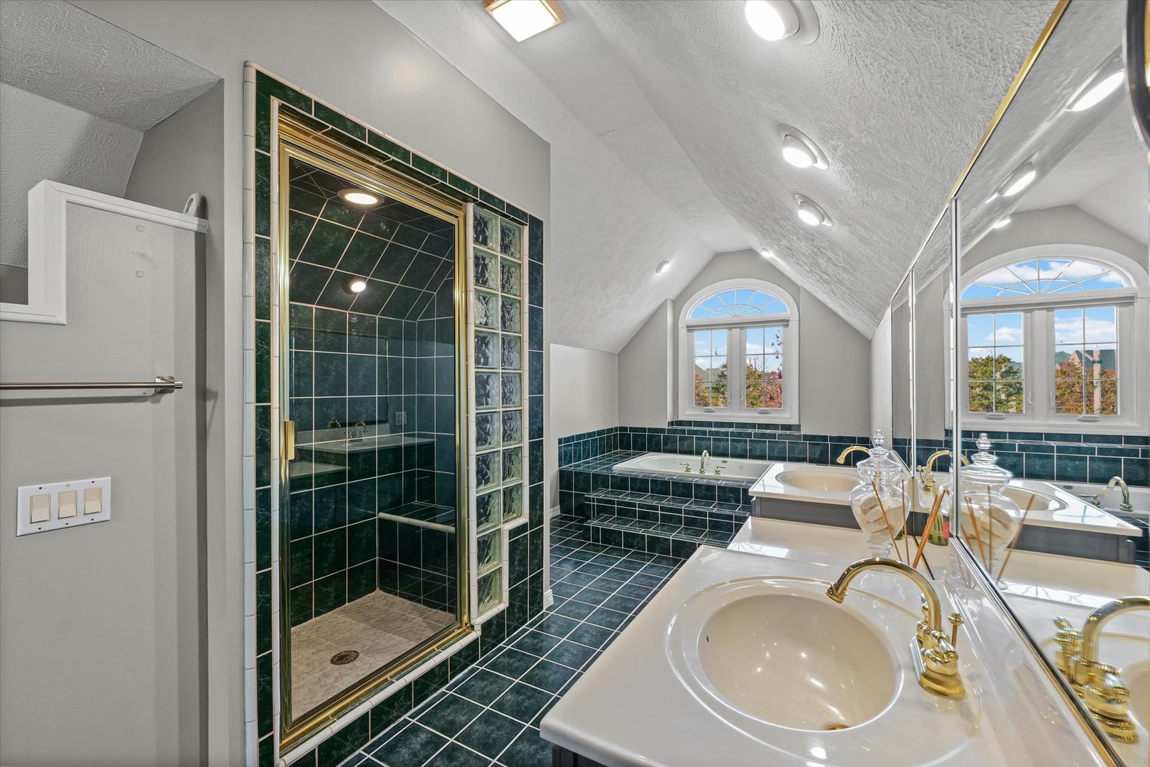 1 Windsong Way, Bloomington, IL 61704