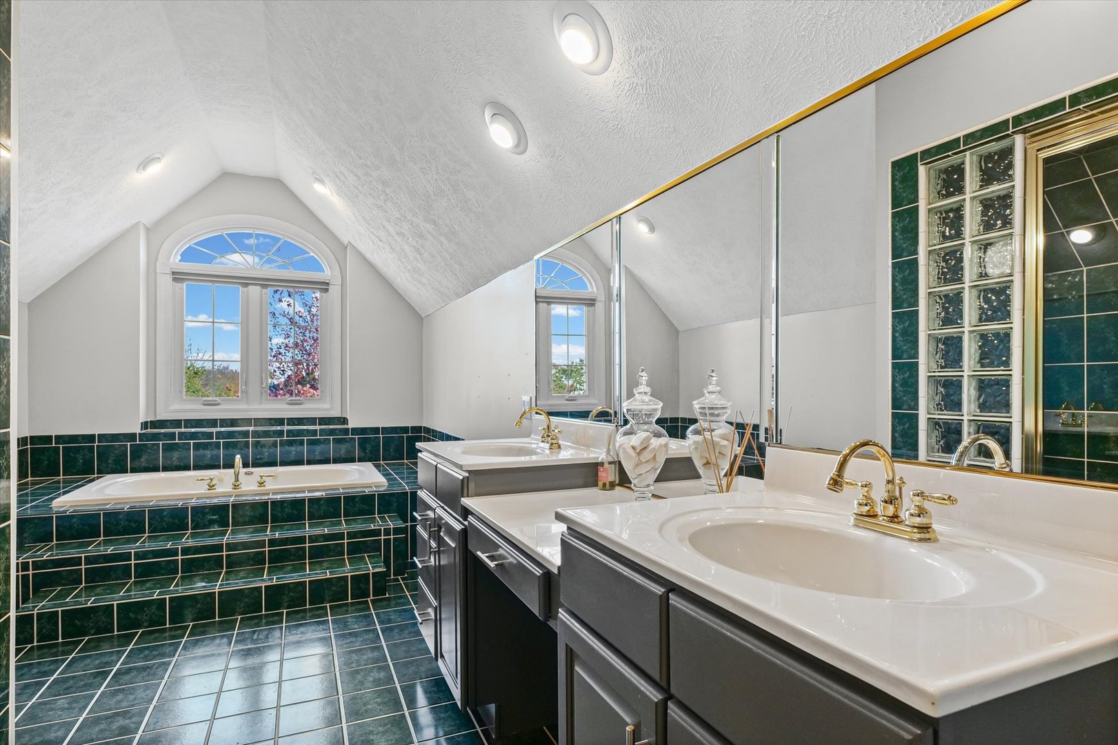 1 Windsong Way, Bloomington, IL 61704