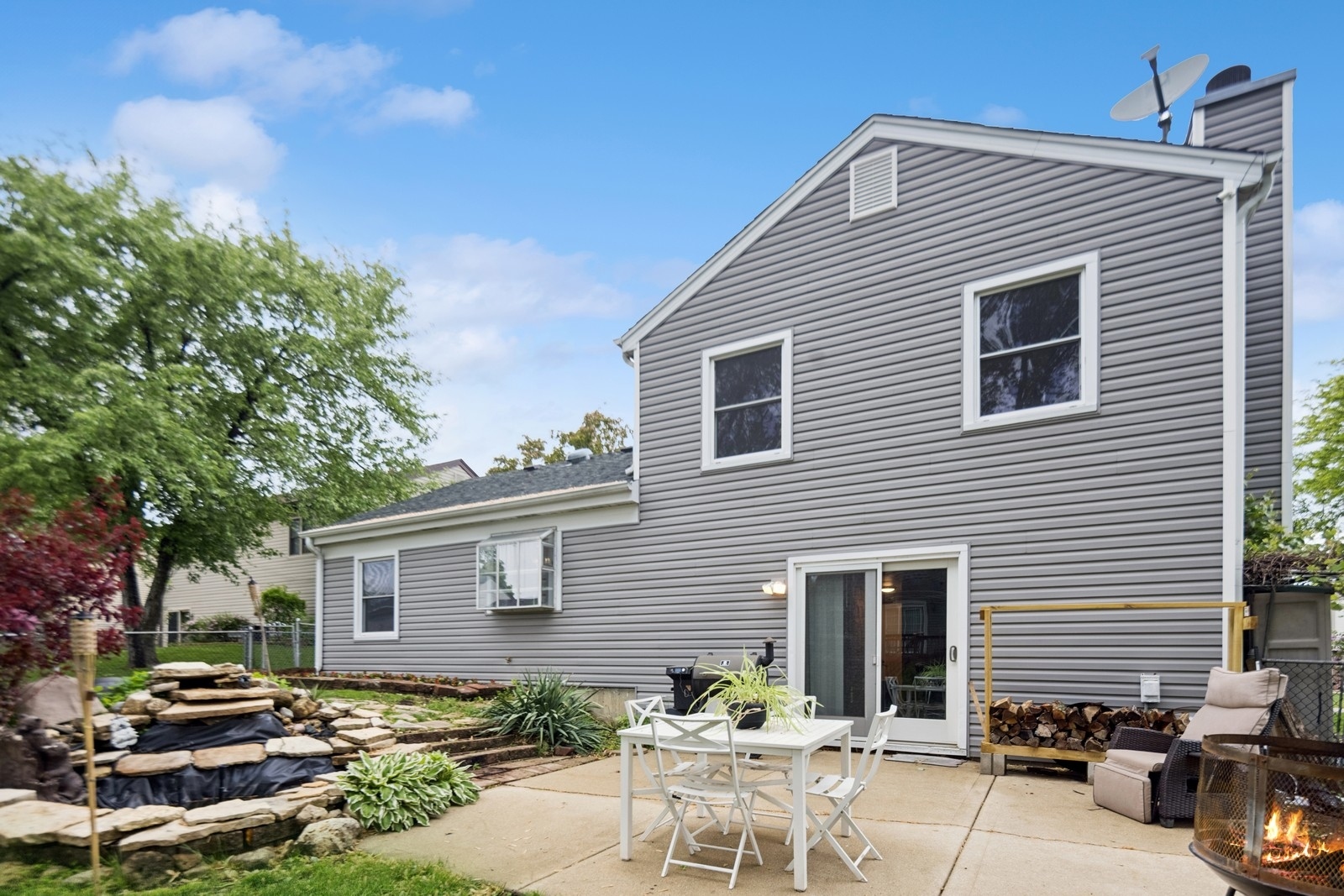 122 E Sherman Street, Bartlett, IL 60103