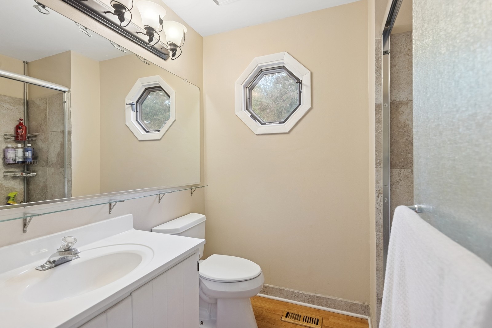 122 E Sherman Street, Bartlett, IL 60103