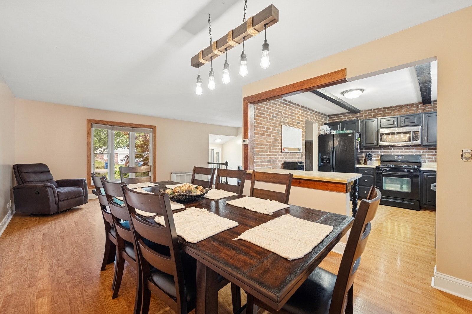 122 E Sherman Street, Bartlett, IL 60103