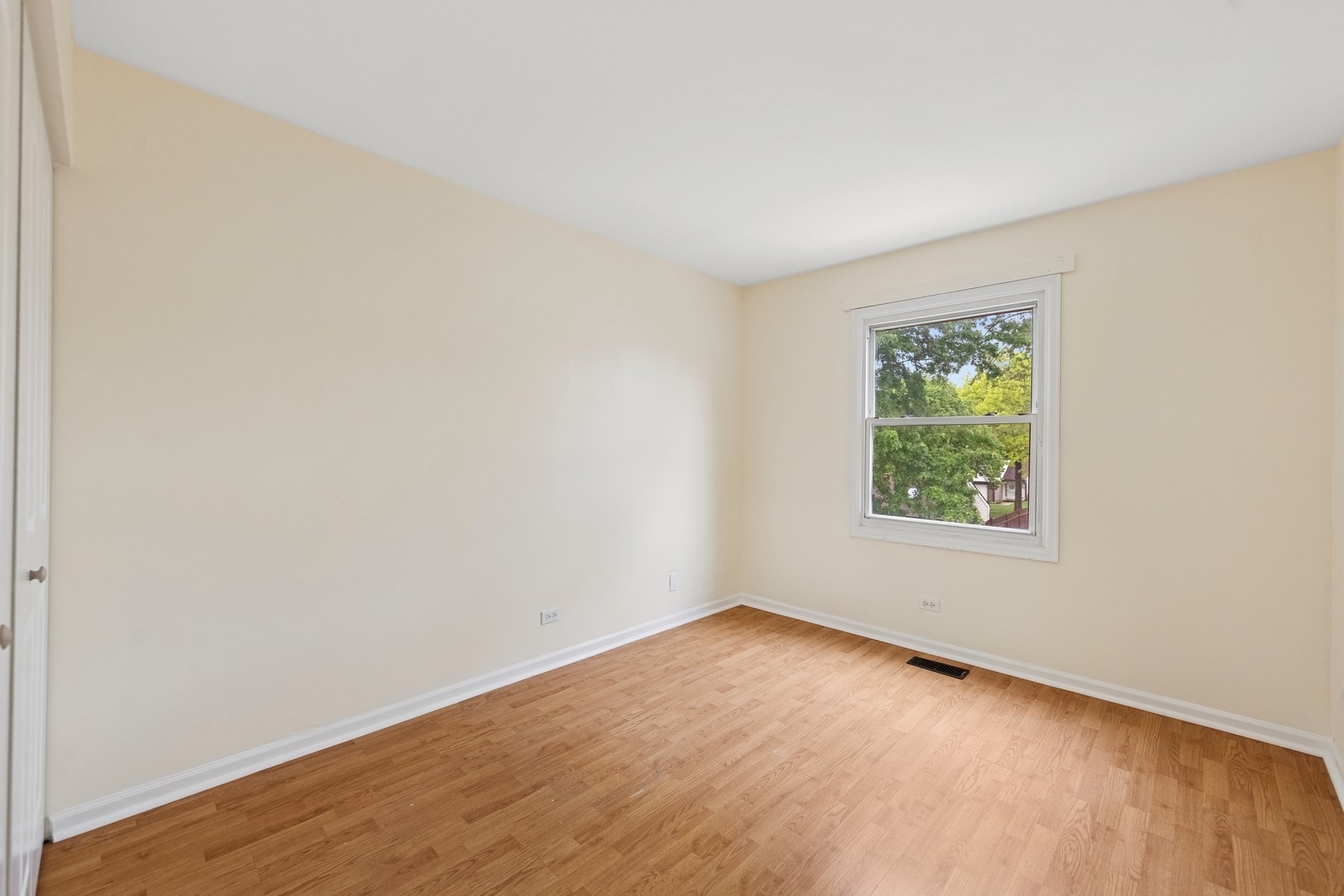 122 E Sherman Street, Bartlett, IL 60103