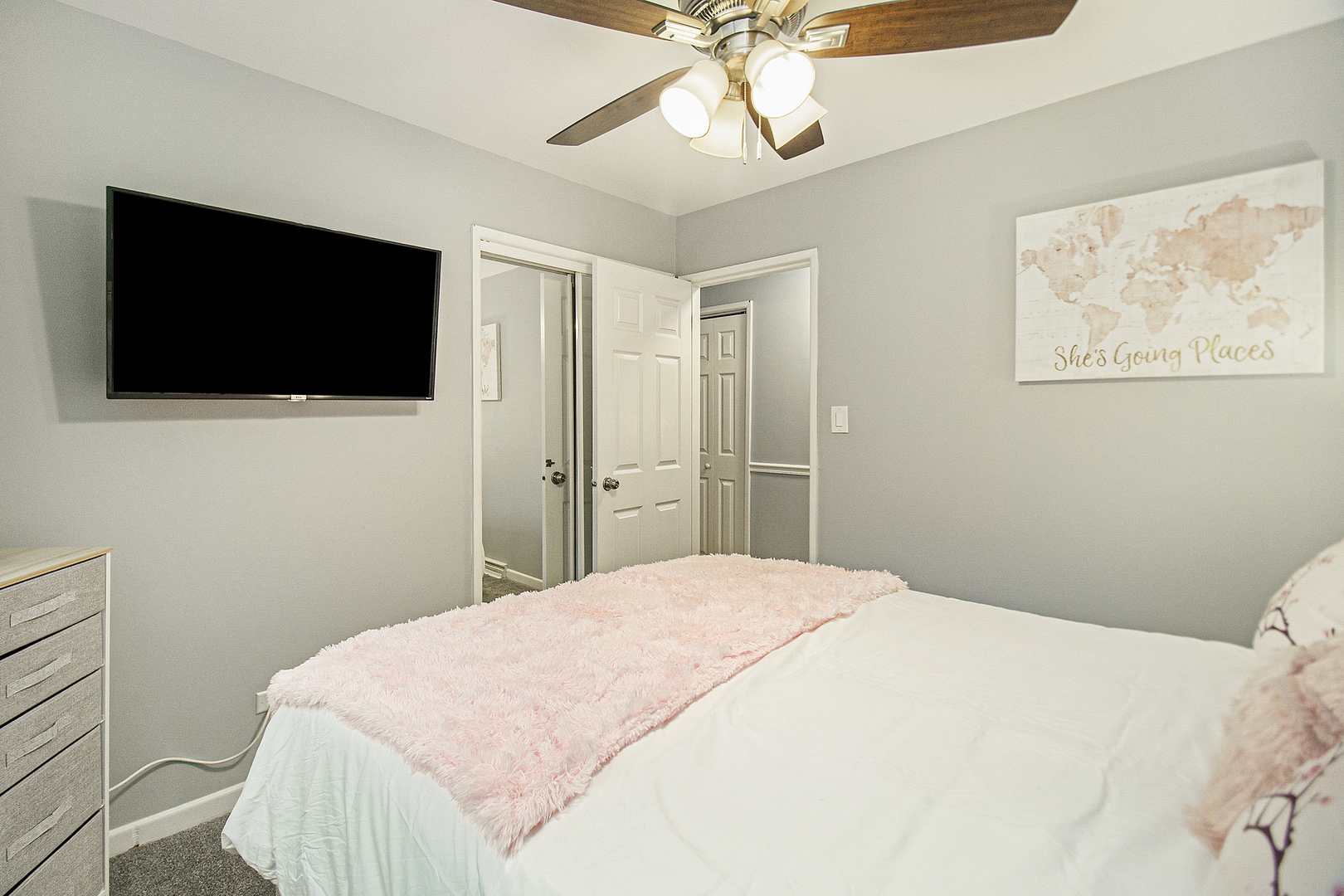 63 S Main Street, Glen Ellyn, IL 60137