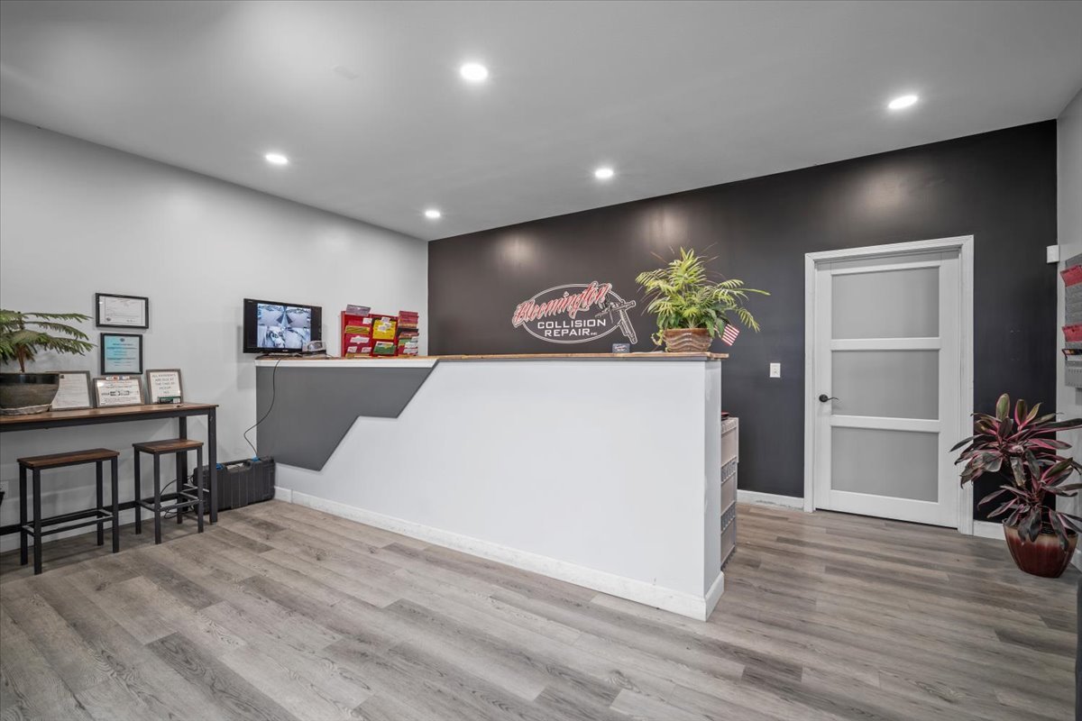 1 Audie Murphy Drive, Bloomington, IL 61704