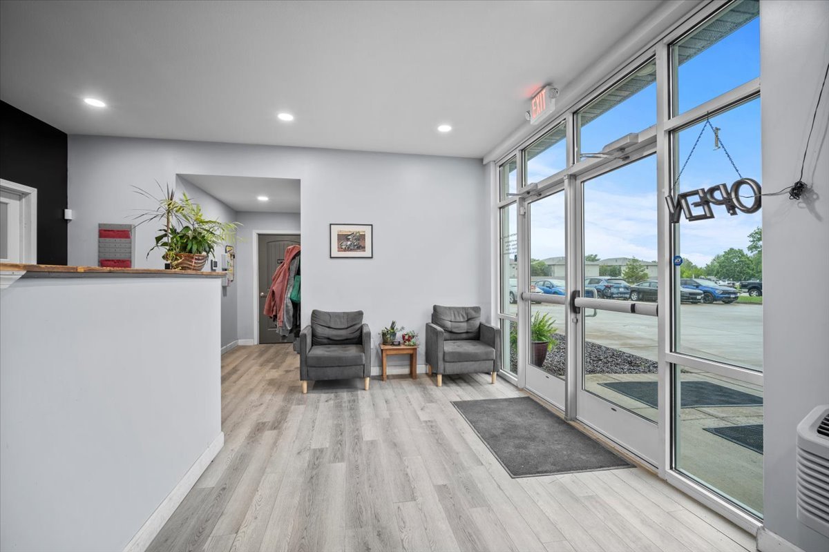 1 Audie Murphy Drive, Bloomington, IL 61704