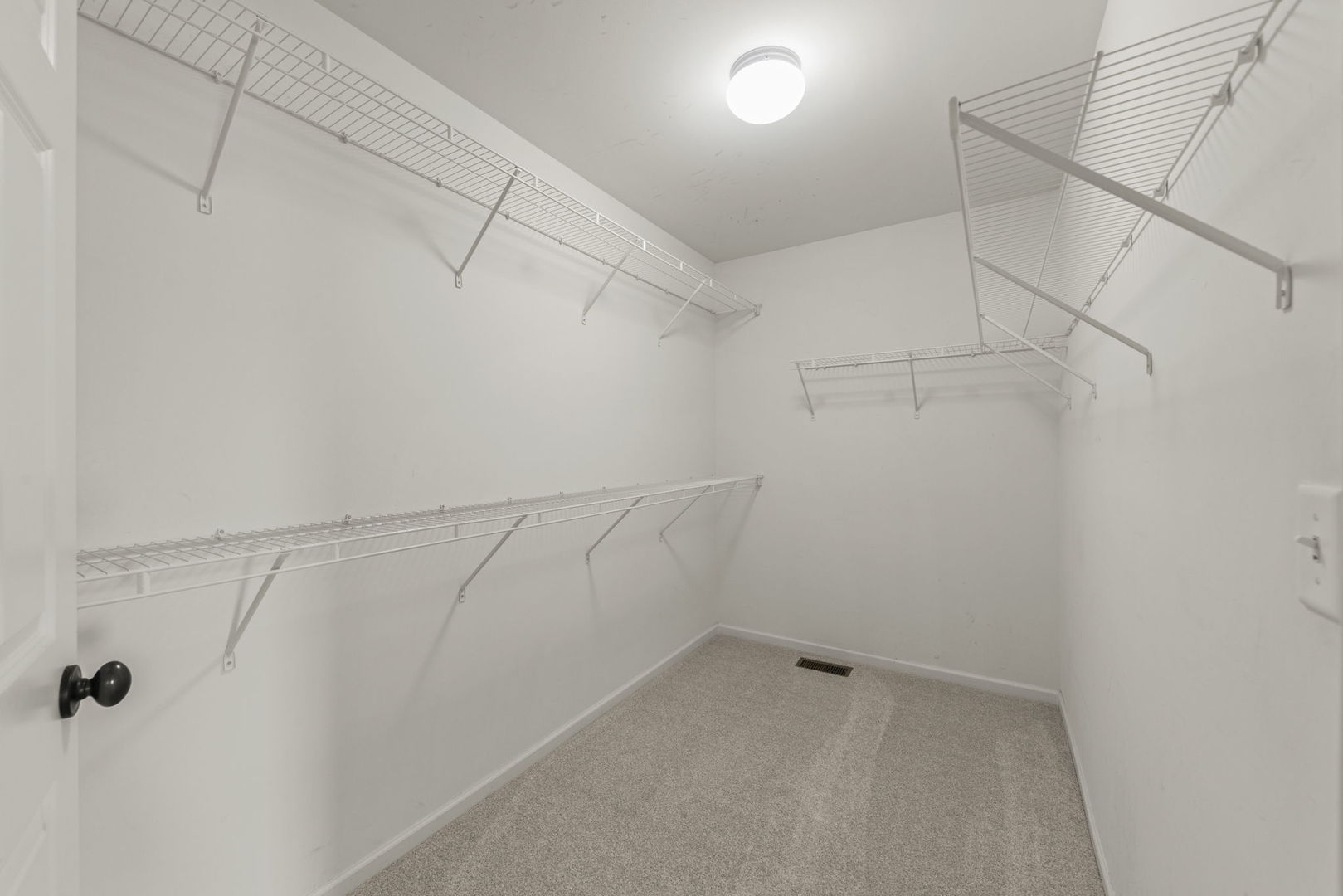 1290 Airs Avenue, Sugar Grove, IL 60554