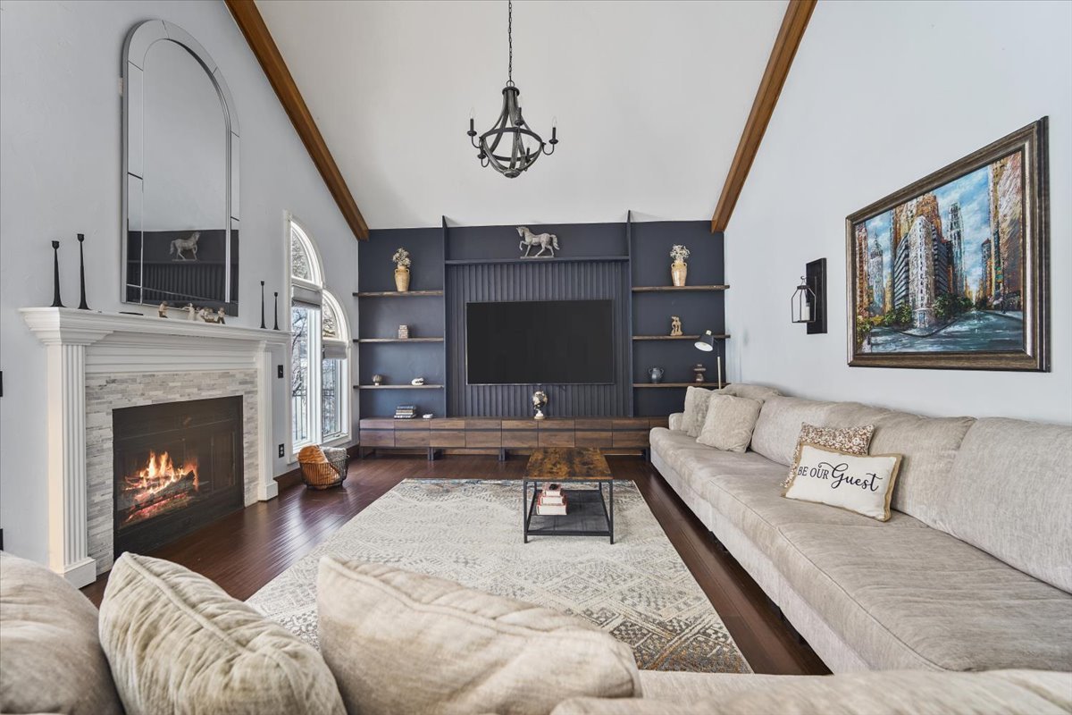 8 Stetson Drive, Bloomington, IL 61701