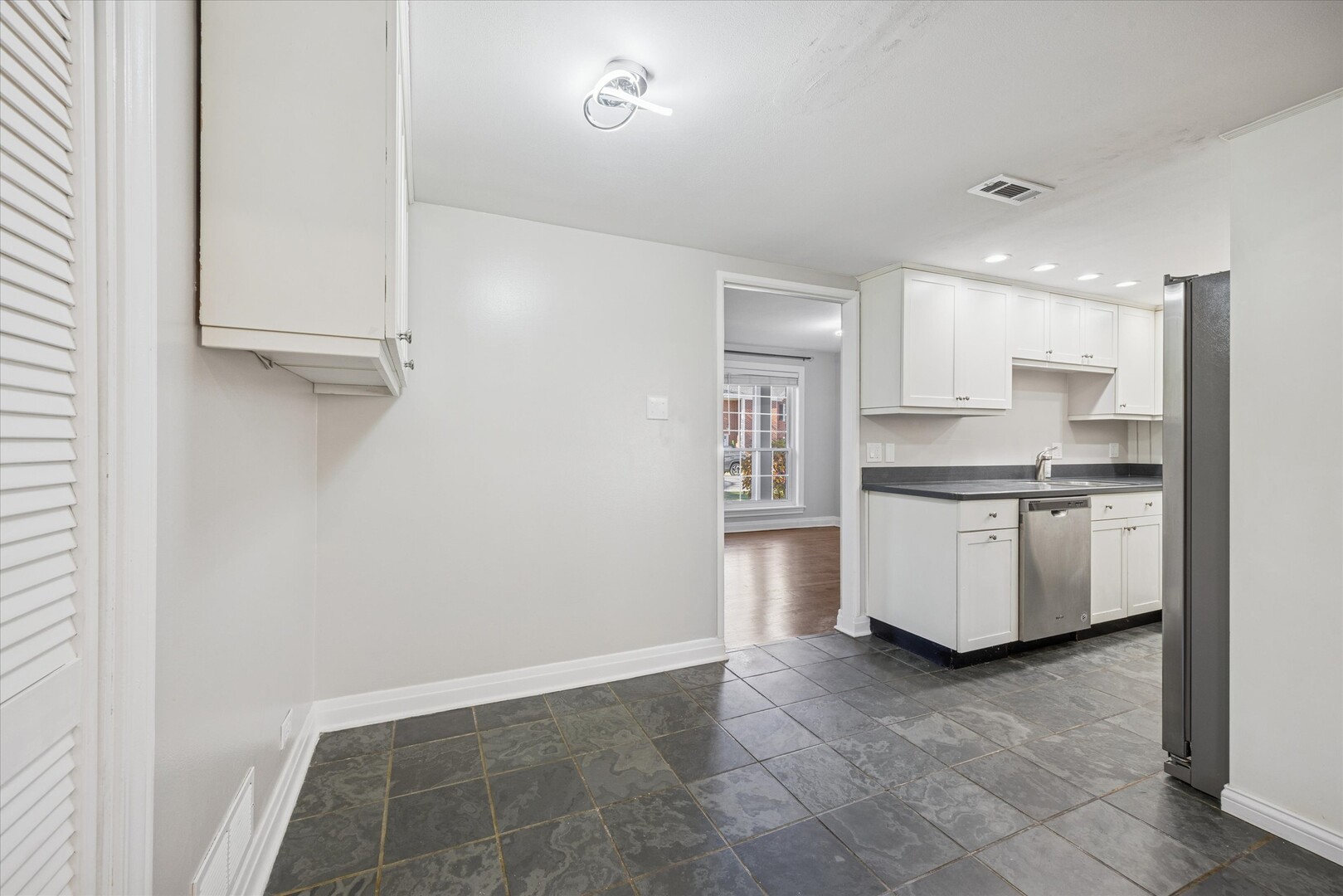 5731 Sutton Place, Hinsdale, IL 60521