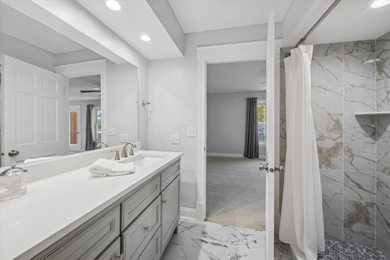 5731 Sutton Place, Hinsdale, IL 60521