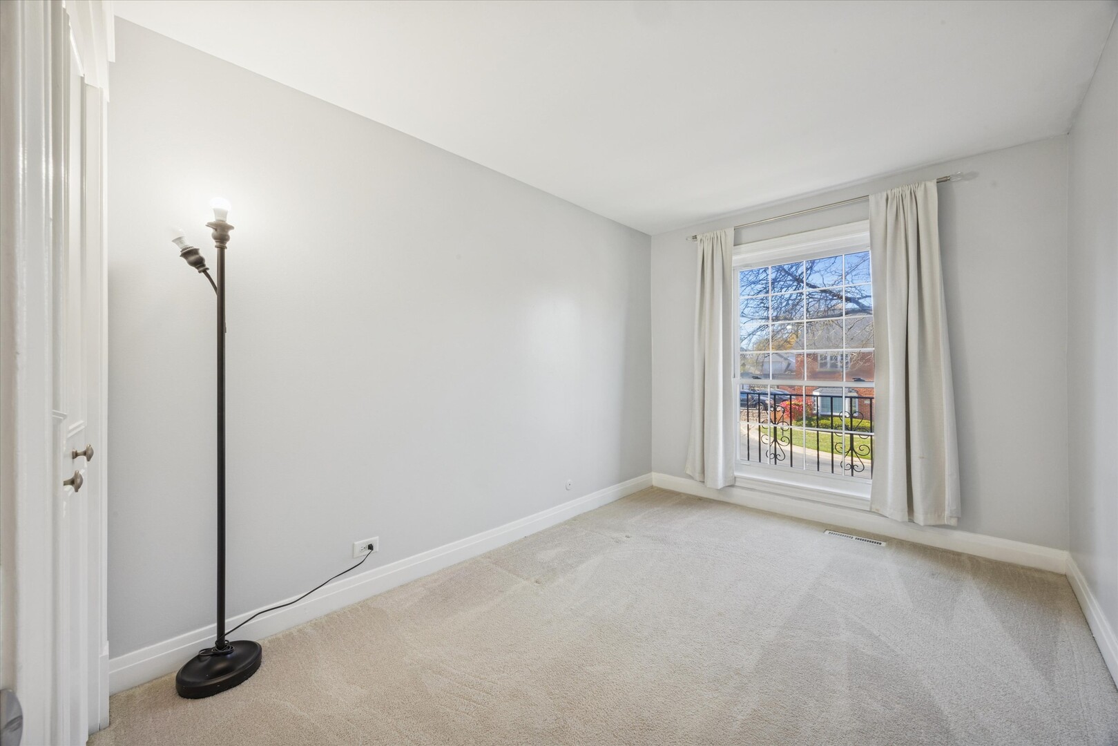 5731 Sutton Place, Hinsdale, IL 60521