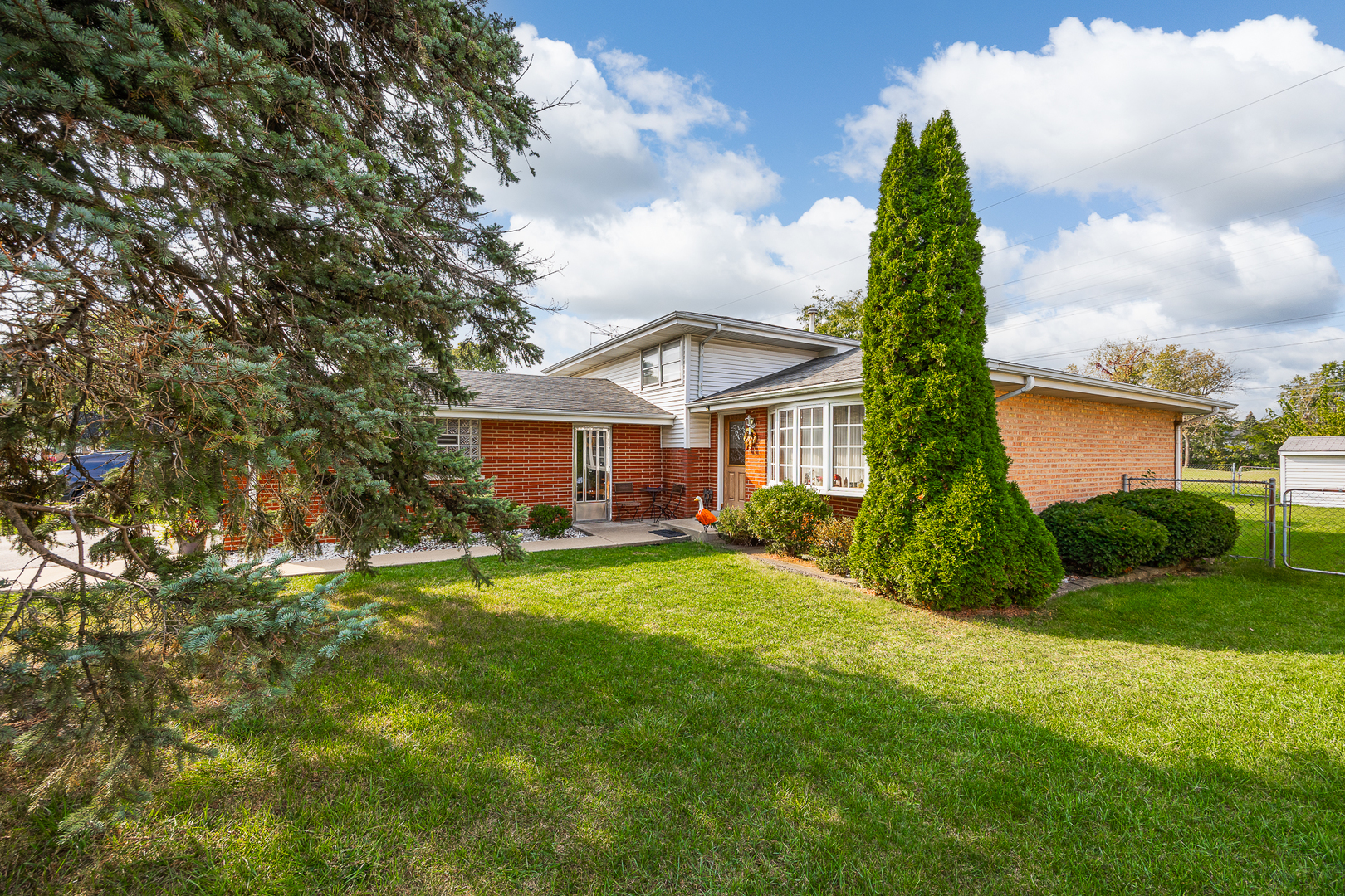 10624 S Michael Drive, Palos Hills, IL 60465