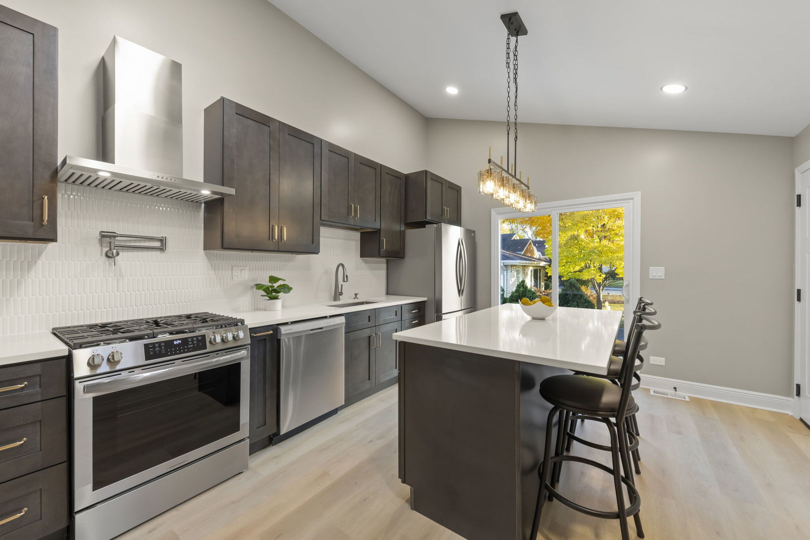 641 N Highview Avenue, Addison, IL 60101