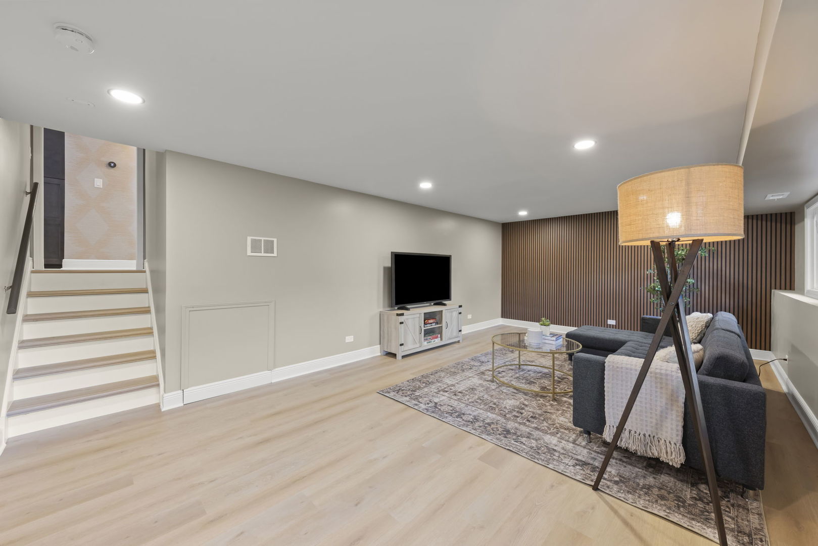 641 N Highview Avenue, Addison, IL 60101