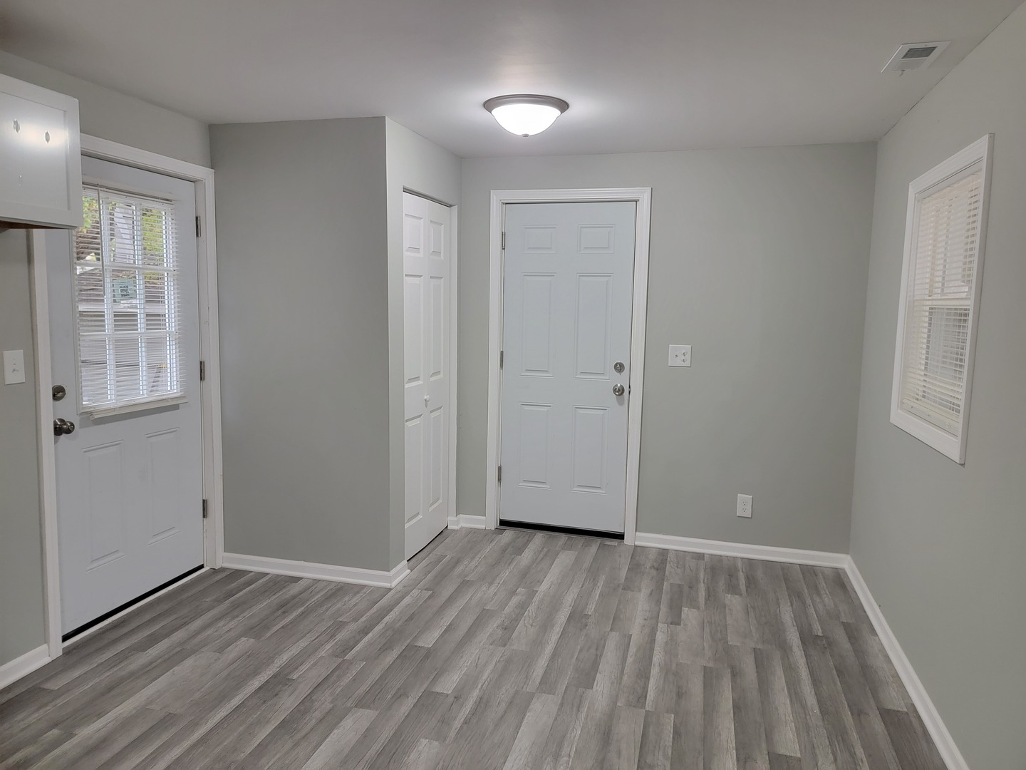 1718 Knoll Avenue, McHenry, IL 60050