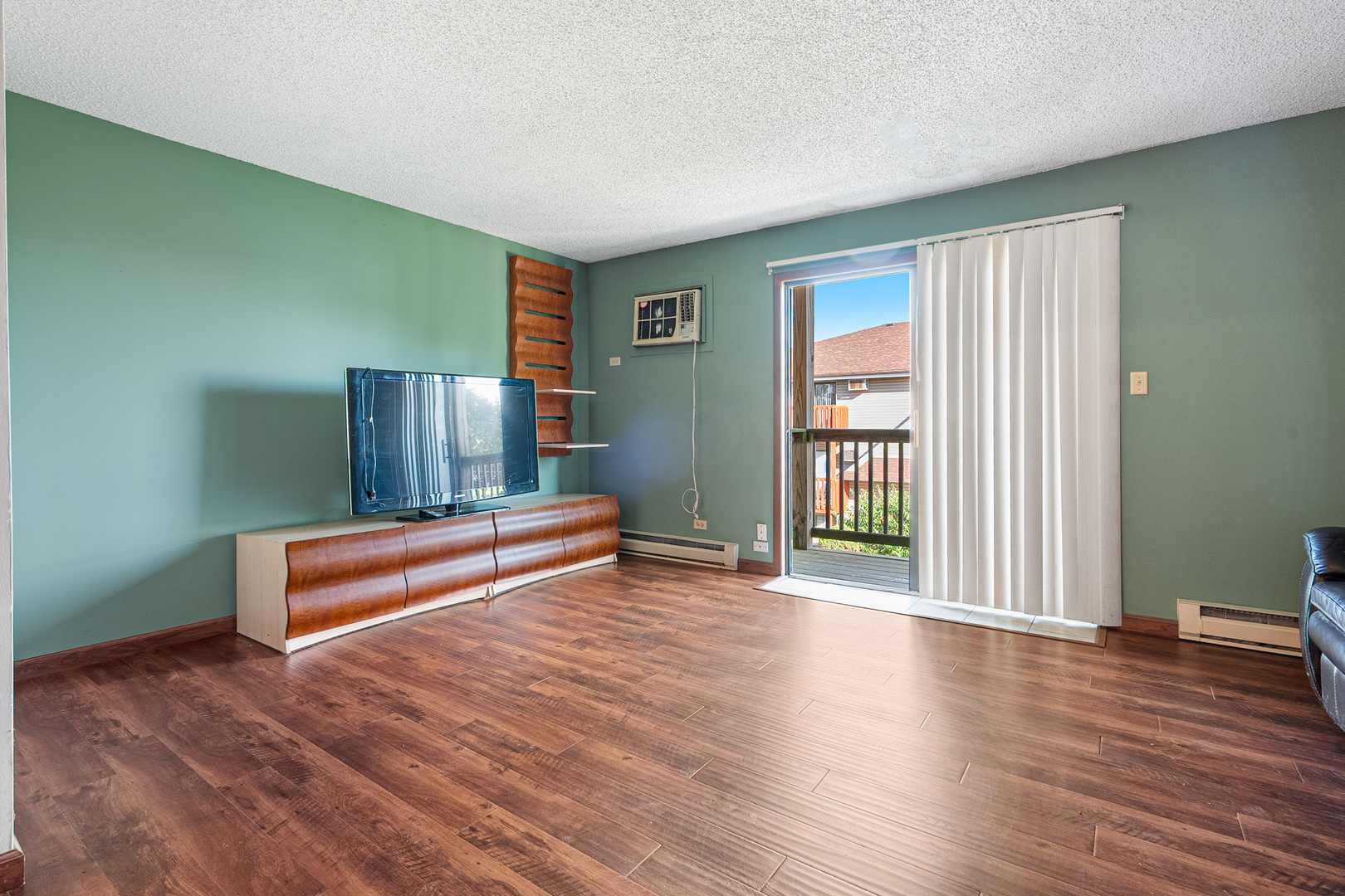 1521 Pioneer Road #7, Crest Hill, IL 60403