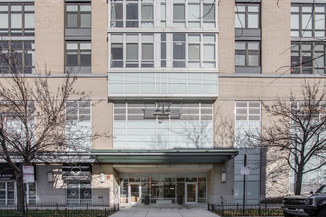 212 E Cullerton Street #65, Chicago, IL 60616