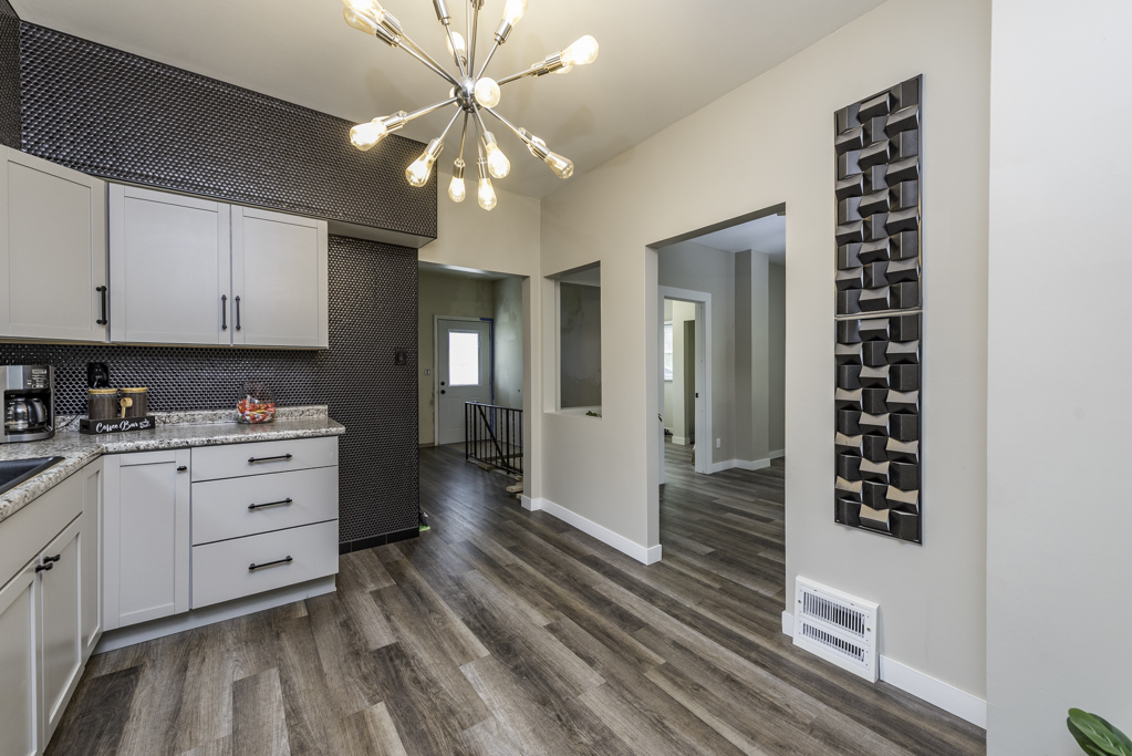 3011 Emmaus Avenue, Zion, IL 60099