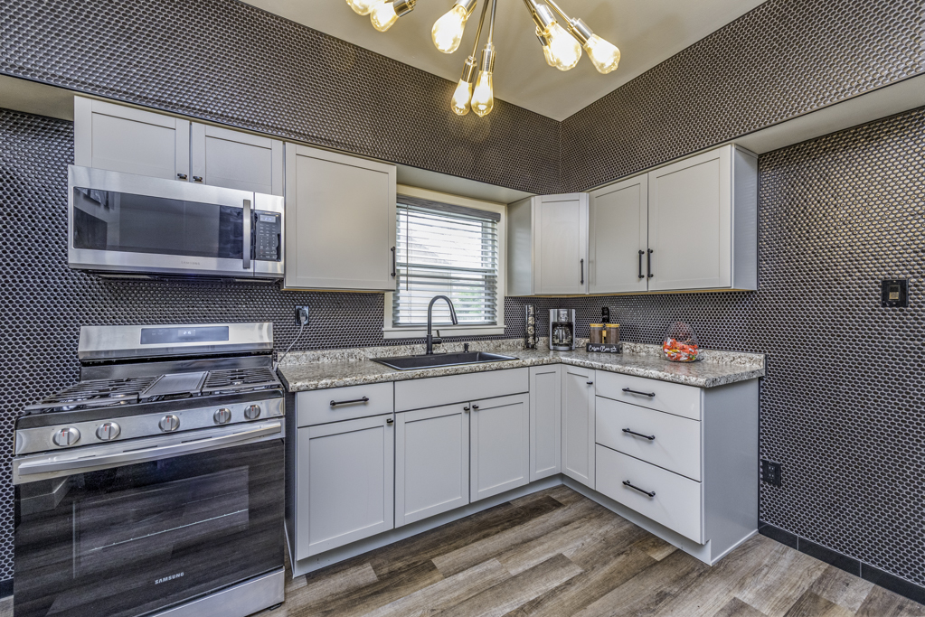 3011 Emmaus Avenue, Zion, IL 60099