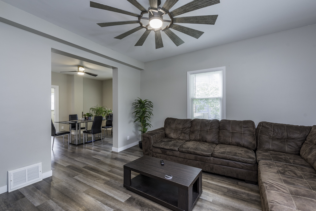 3011 Emmaus Avenue, Zion, IL 60099