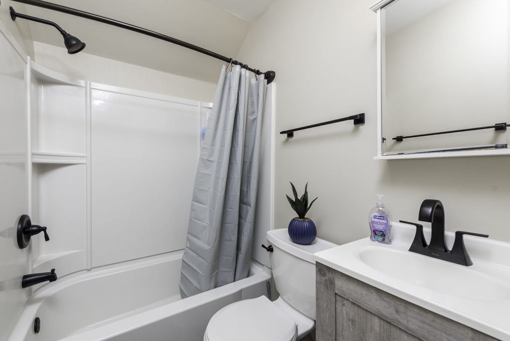 3011 Emmaus Avenue, Zion, IL 60099