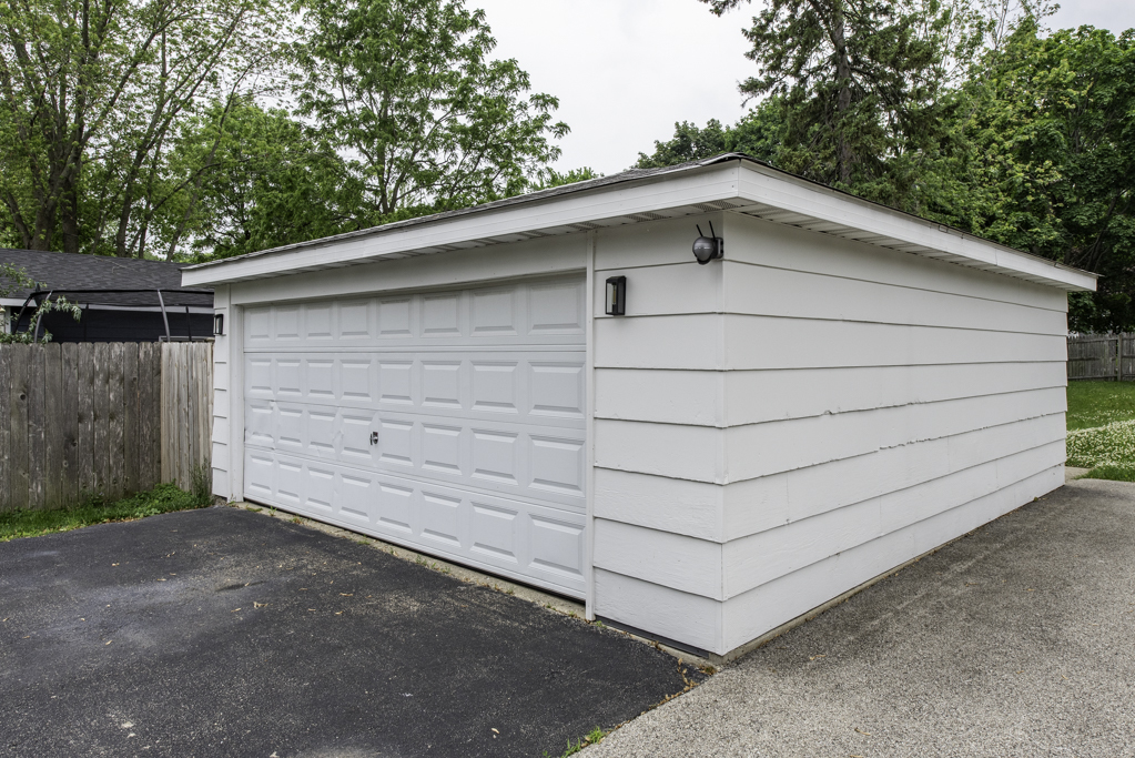 3011 Emmaus Avenue, Zion, IL 60099